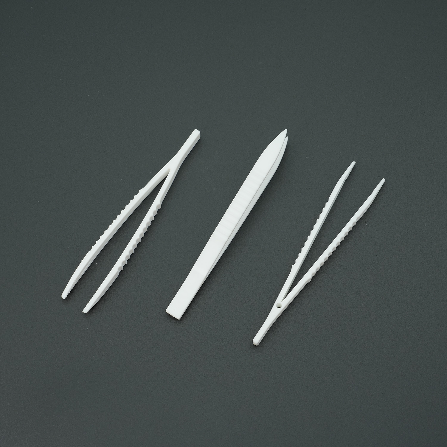 Plastic tweezers
